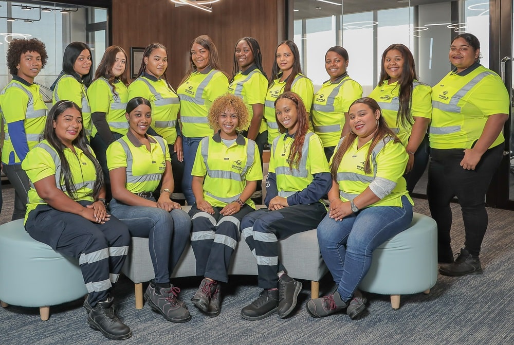 Programa-de-formacin-DP-World-Academy-mujeres-conductoras-de-Vehculos-de-Transferencia-Interna-ITV-min