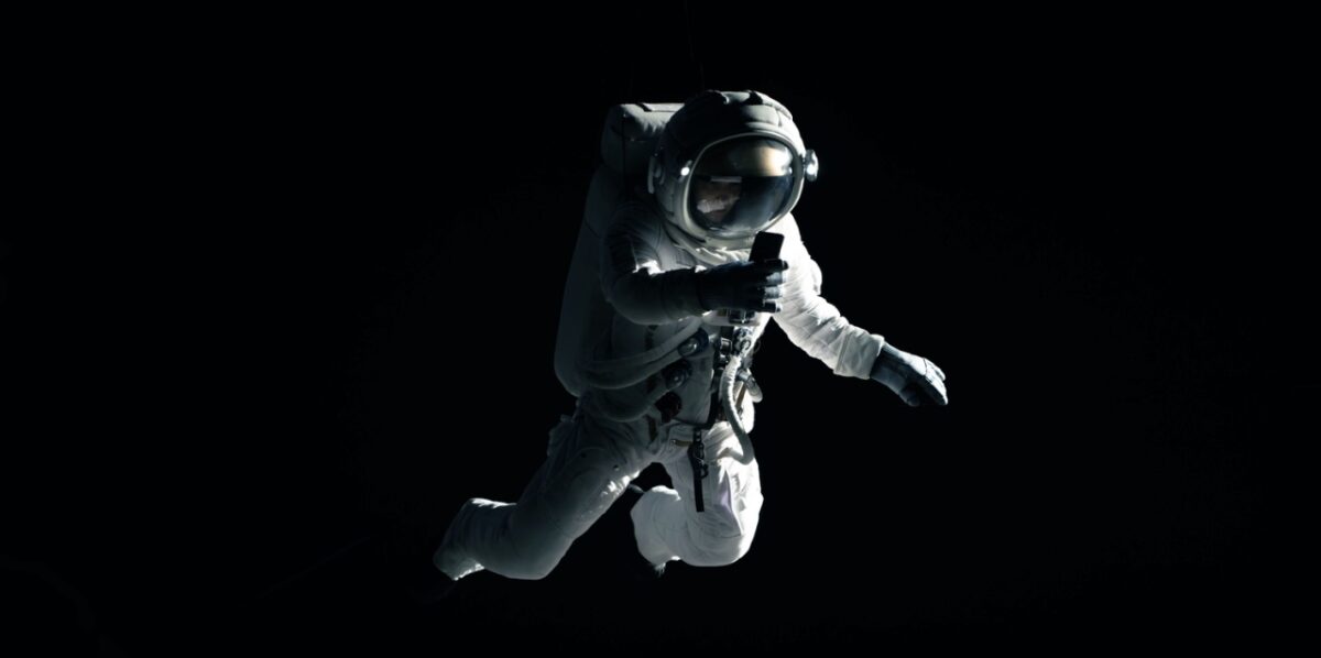 Jared Isaacman se convirtió en el primer astronauta no profesional en realizar una caminata espacial.