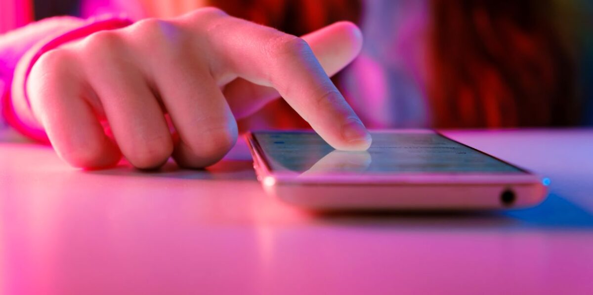 ¿Eres fumador o diabético? Tu teléfono móvil podría estar dañando tu corazón