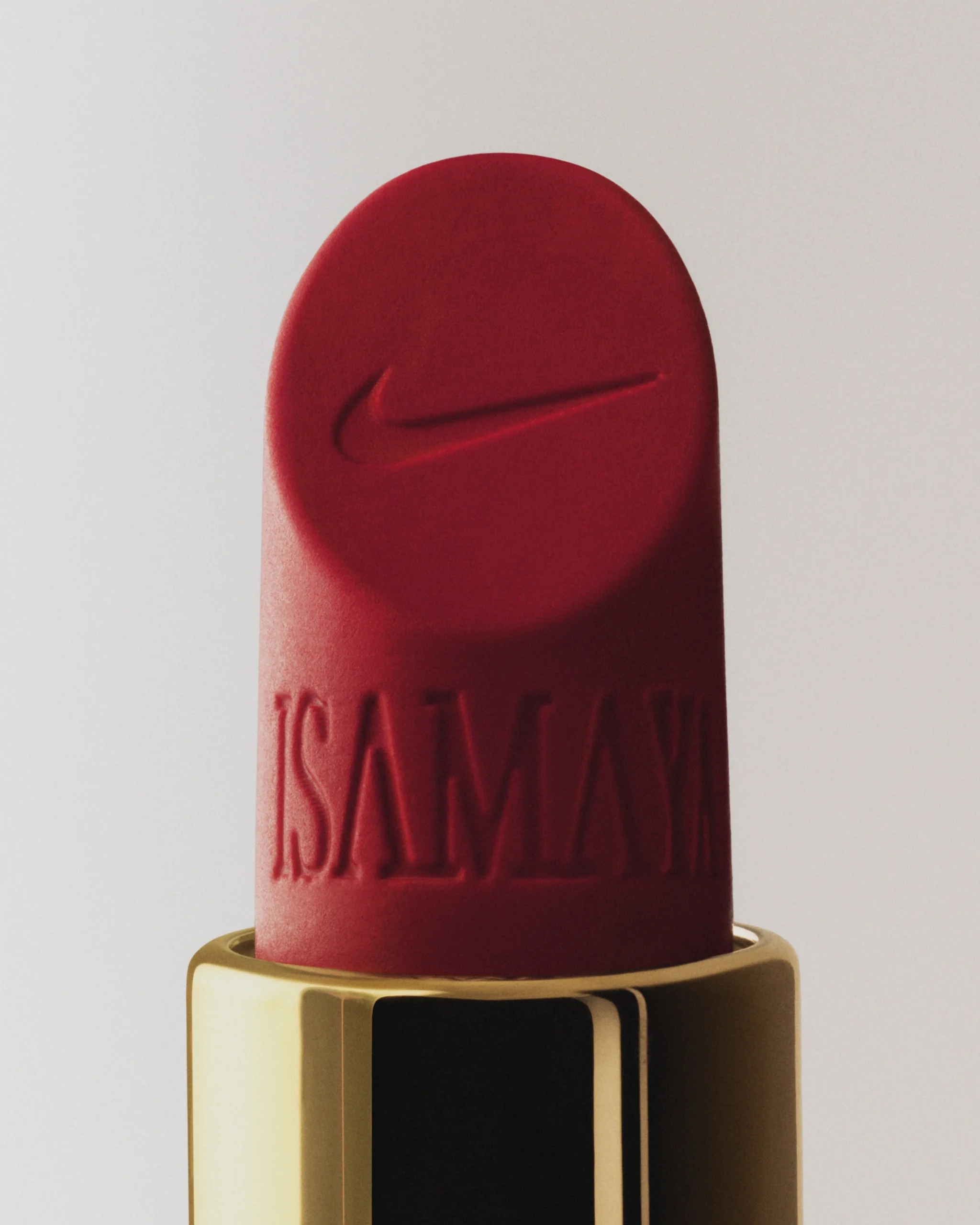 ¿Nike lanzará un labial? Cuando la moda, el deporte y el arte pisan fuerte