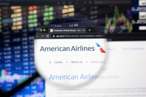 American Airlines despega en 2024, pero enfrenta turbulencias 