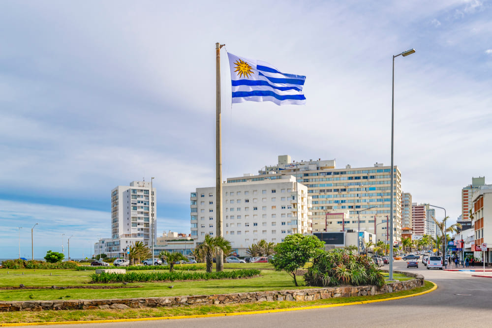 Uruguay bandera los países más democráticos de Latinoamérica (1)