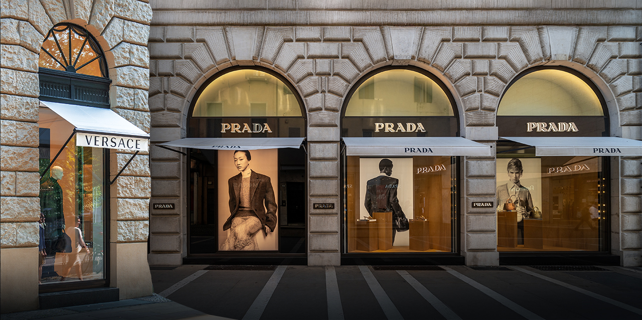 Prada se queda con Versace y redibuja el mapa del lujo