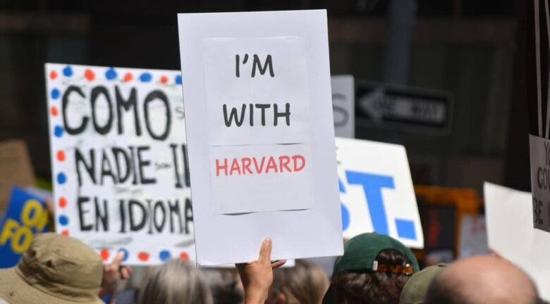 Harvard Donald Trump
