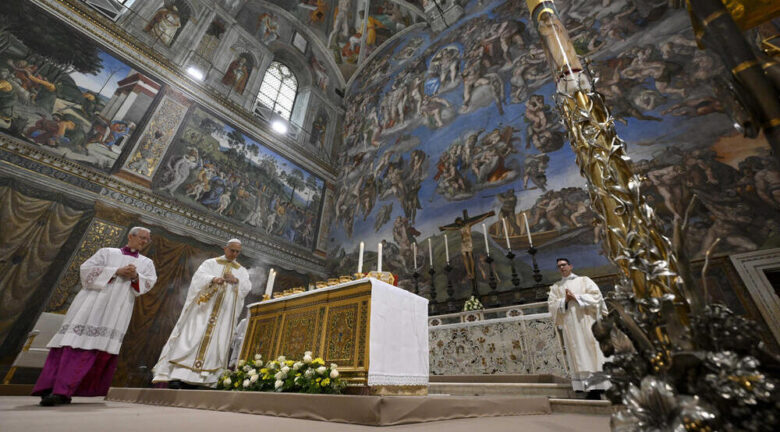 El papa León XIV oficia este viernes, su primera misa en la Capilla Sixtina ante los 133 cardenales que este jueves le eligieron en la cuarta votación en el cónclave. EFE/ Dicasterio para la Comunicación del Vaticano/Mario Tomassetti/SOLO USO EDITORIAL/SOLO DISPONIBLE PARA ILUSTRAR LA NOTICIA QUE ACOMPAÑA (CRÉDITO OBLIGATORIO)