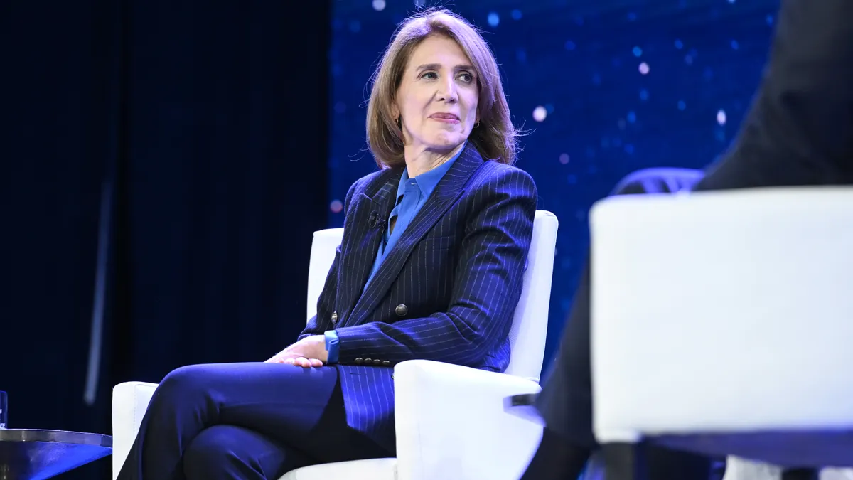 Ruth Porat en panel