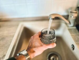 agua con flúor estados unidos