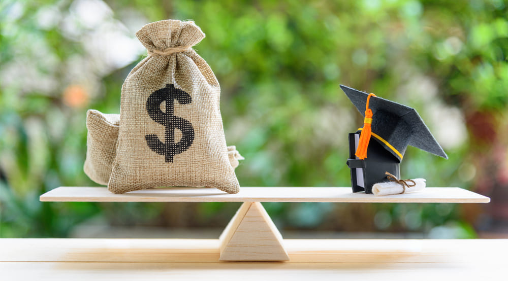 Educación dinero inversión Latinoamérica América Latina.
