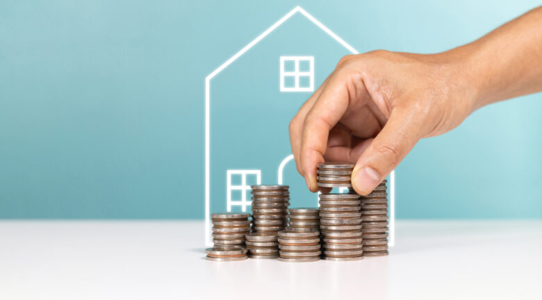 33.8 % de los dominicanos guarda dinero en casa.