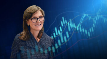 Cathie Wood vuelve a mover millones en meme stocks: la ciencia detrás de su riesgo calculado
