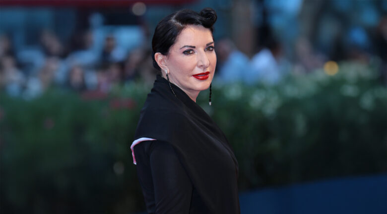 Marina Abramović: el cuerpo como templo, el arte como herida