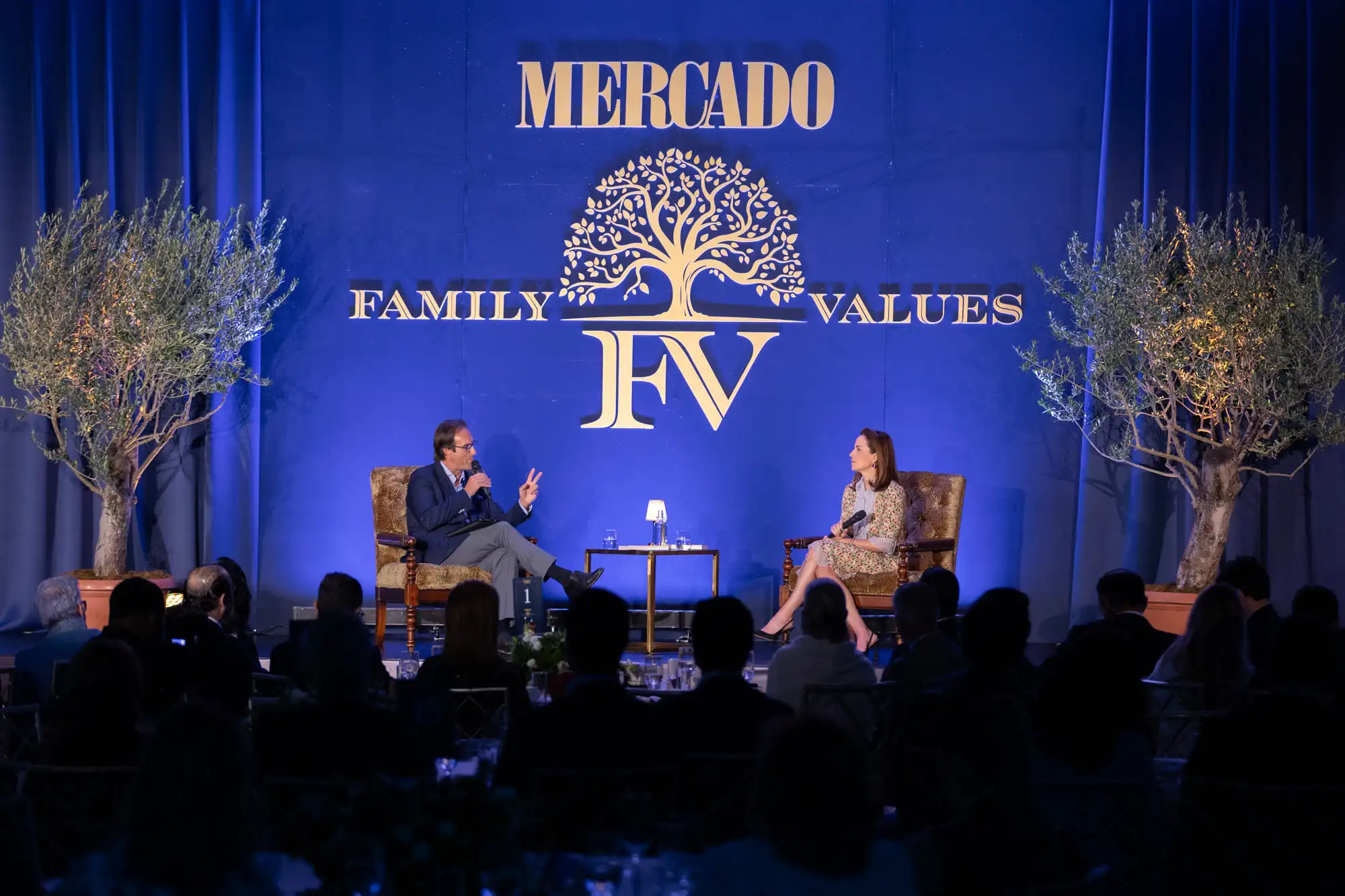 Adriana Cisneros. CEO de Cisneros Moderador Paulo Alves. Rector de arna Management School