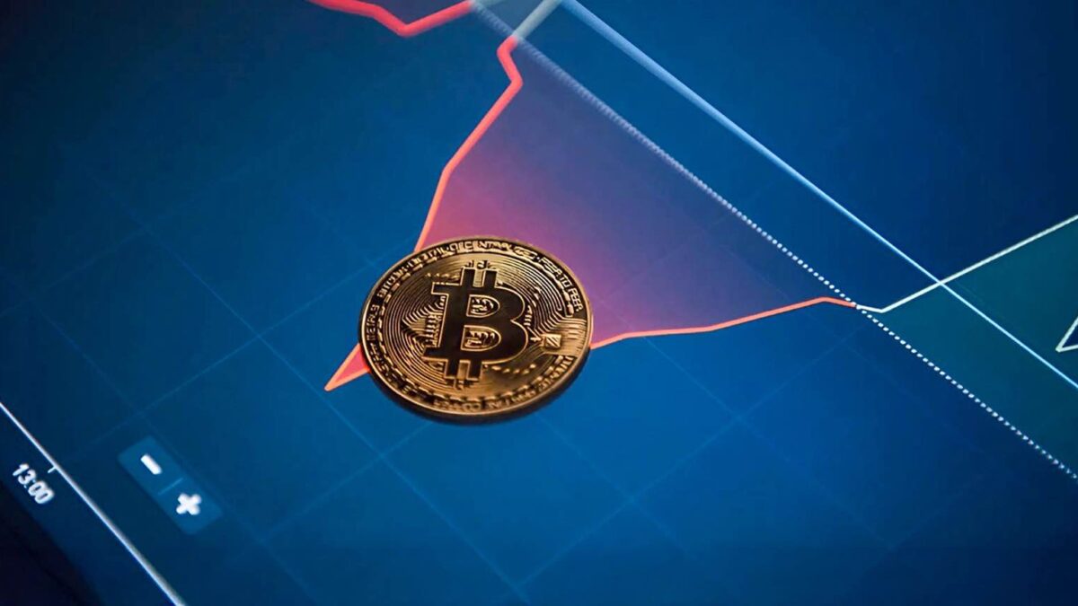 Bitcoin cae con fuerza y enciende las alertas del mercado - Revista Mercado