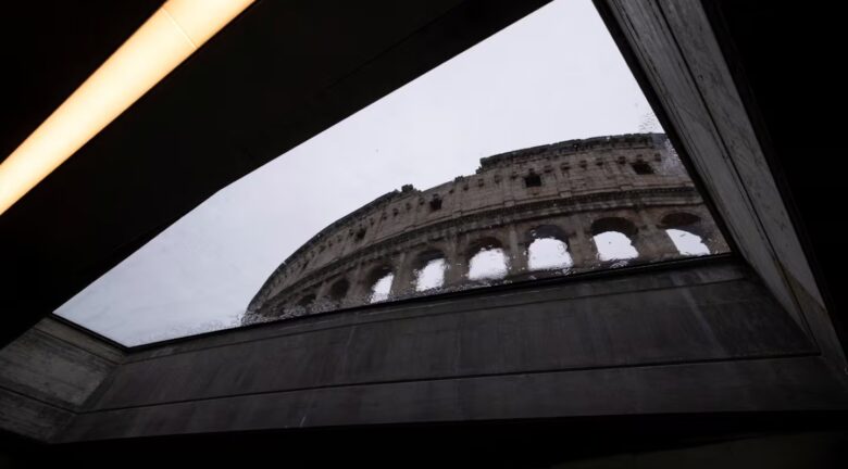La impresionante estación de metro bajo el Coliseo de Roma