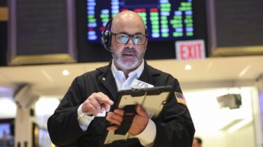 ¿Se acerca una recesión? El petróleo y la inflación vuelven a encender las alertas
