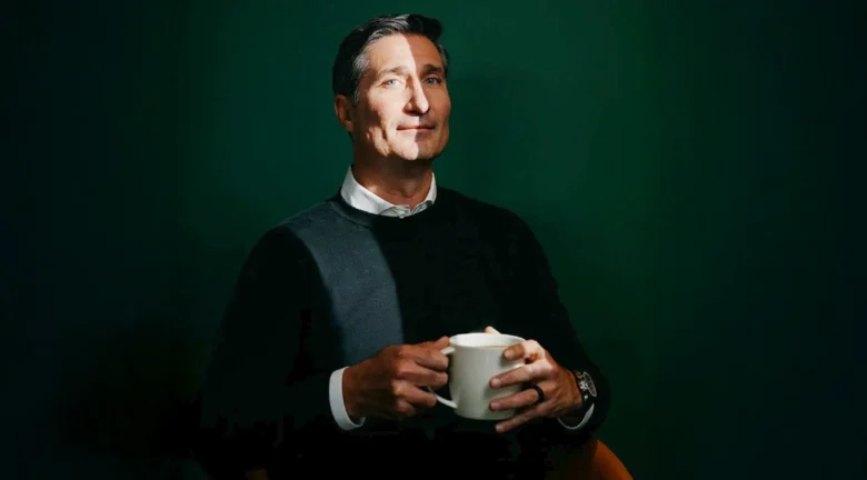 Brian Niccol y su plan para devolverle el alma a Starbucks