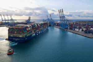 CMA CGM es la naviera francesa líder mundial en transporte marítimo y logística