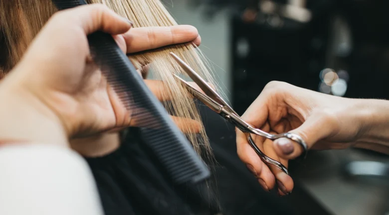 Calendario lunar abril 2026: los días que debes evitar para cortarte el cabello y depilarte