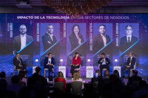 Panel. Impacto de la tecnología en los sectores de negocios