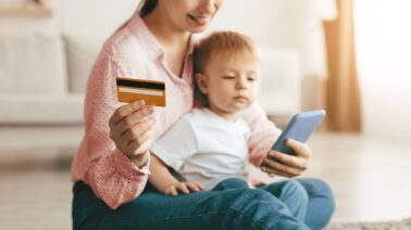 ¿Cuánto dinero se necesita para criar a un hijo en República Dominicana según sus gastos básicos?