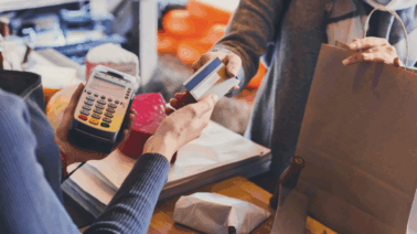 El auge de “compra ahora y paga después” empieza a revelar la fragilidad financiera de EE.UU.