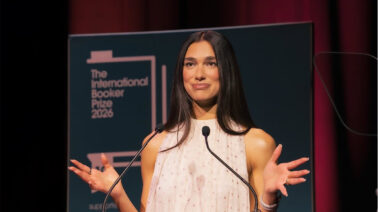 Dua Lipa convirtió el Premio Booker en una conversación sobre identidad y memoria