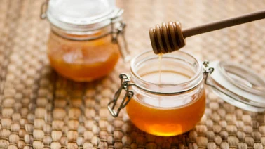 Miel de abeja: 7 beneficios respaldados por la ciencia que mejorarán su salud