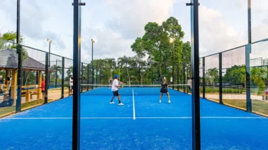 Por qué millones de personas están reconstruyendo comunidad alrededor de una cancha de pádel