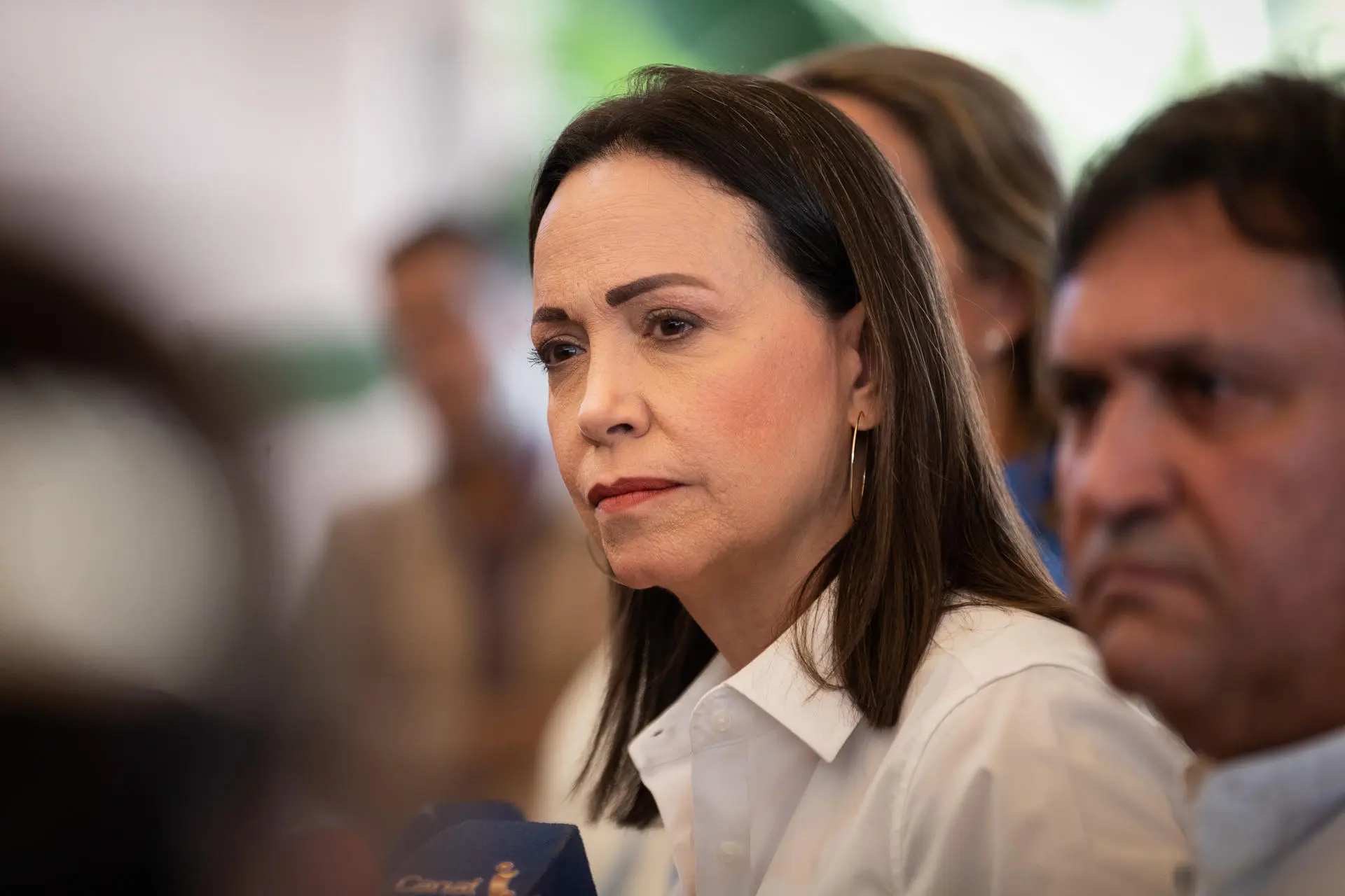 Primer plano de la líder opositora María Corina Machado durante una declaración pública sobre la situación política en Venezuela.