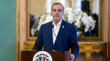 Abinader promulga la reforma fiscal: estas son las principales medidas de la Ley 30-26