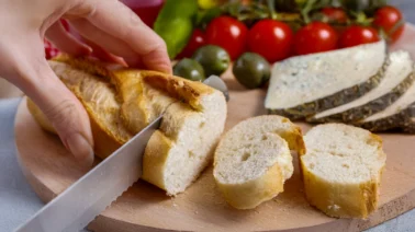 Alimentos malos para el hígado 2026: Lista de 8 productos silenciosos que debes evitar