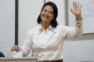 Elecciones Perú 2026: Keiko Fujimori toma ventaja mientras avanza el escrutinio