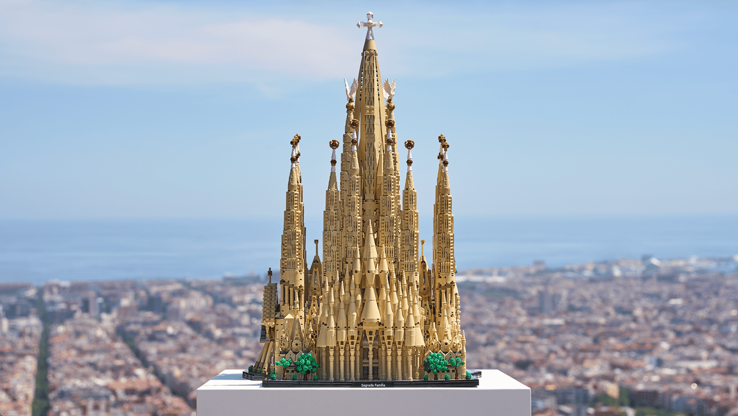 LEGO Architecture Sagrada Família