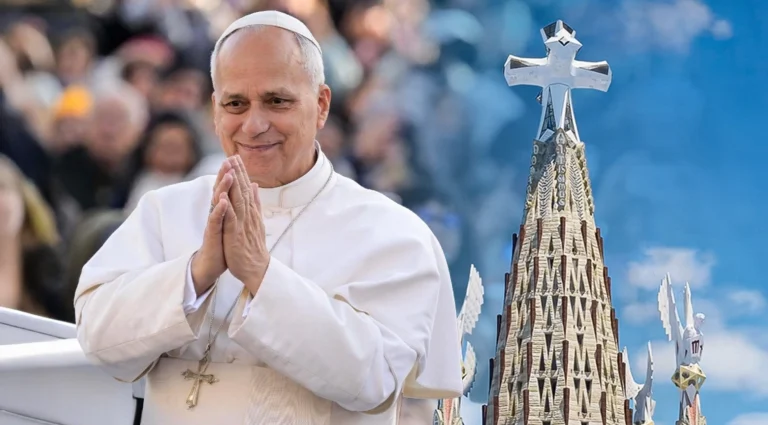 Papa León XIV llega a la Sagrada Familia para bendecir su torre más importante