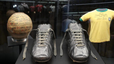 El Museo Jumex estrena colección de objetos de Pelé y Messi a dos días del Mundial