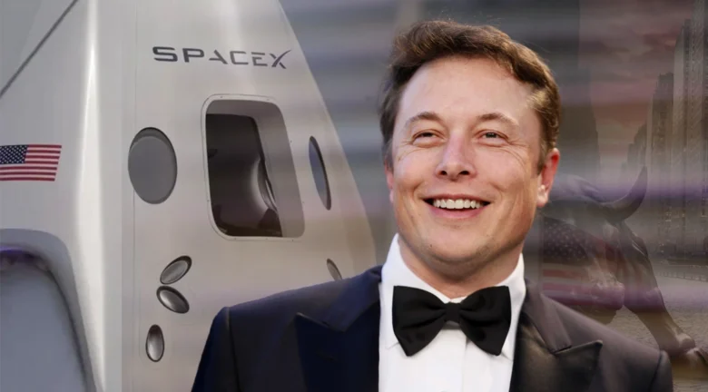 Elon Musk sonríe con traje formal frente a un cohete de SpaceX, simbolizando la salida a bolsa de la compañía y su posible estatus como primer billonario del mundo.