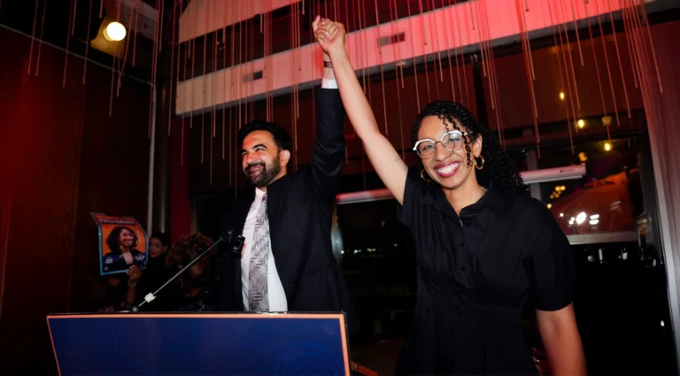 Terremoto político en NY: Ávila Chevalier derrota a Adriano Espaillat en las primarias demócratas 2026