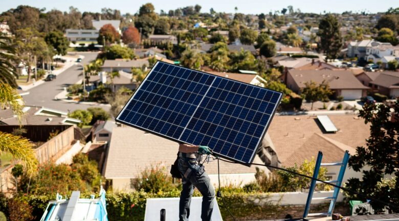 ¿Pueden millones de hogares resolver el mayor cuello de botella de la IA? La apuesta de Tesla, Sunrun y Renew Home.