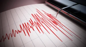 Fuerte terremoto de magnitud 7,2 sacude el sur de Perú y se siente en varias regiones