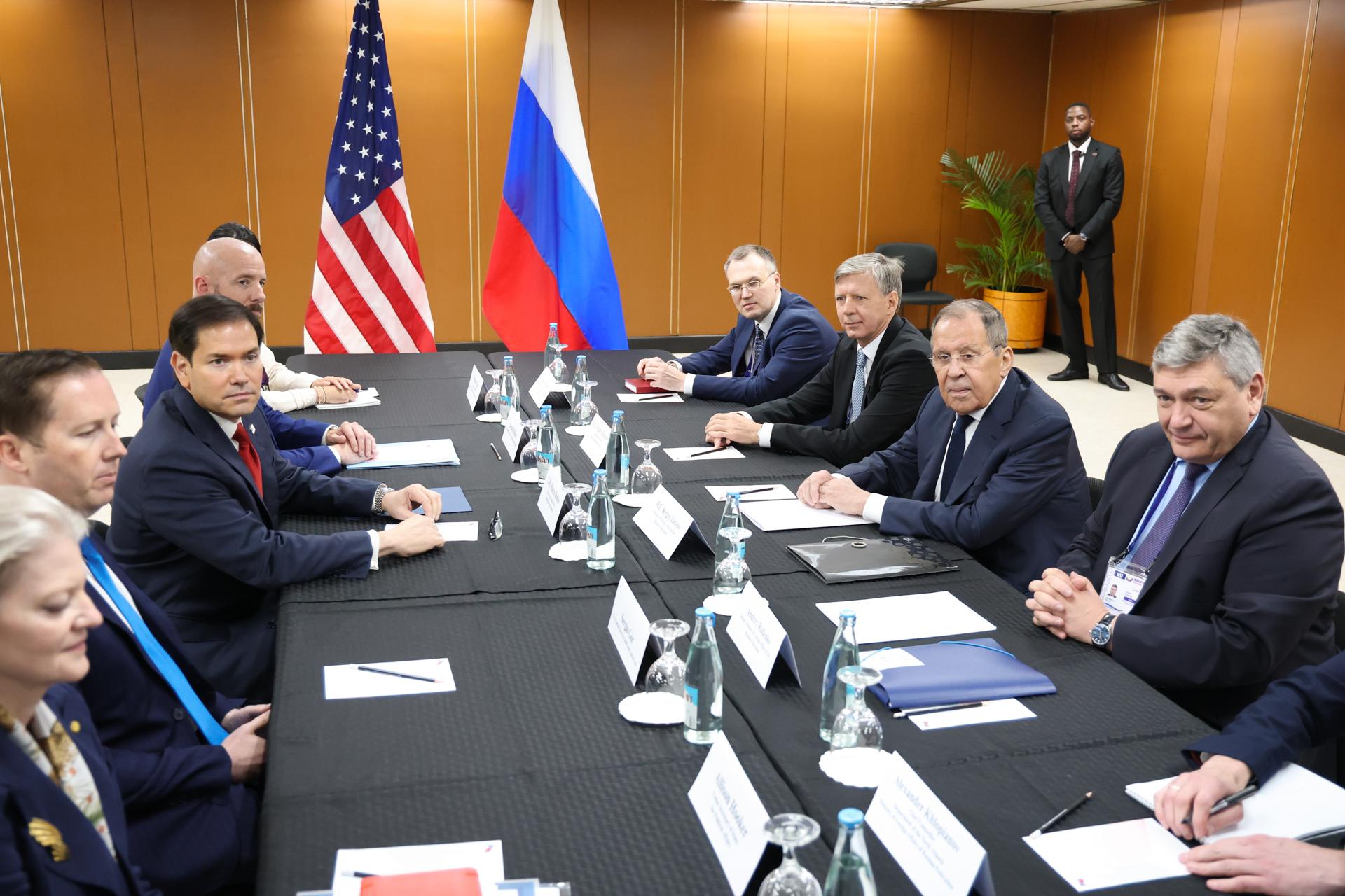 El Kremlin espera las nuevas propuestas de paz de EE.UU. tras el fracaso de Anchorage
