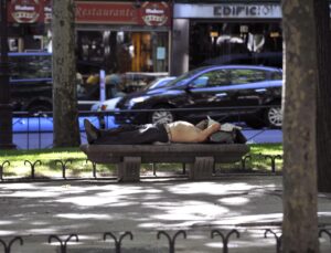 Latinoamericanos pierden hasta 93 horas de sueño anuales por el calor nocturno