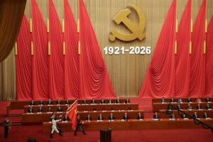 El PC chino cumple 105 años con el reto de extirpar la corrupción y recuperar la "pureza"