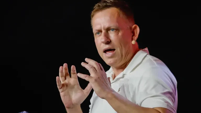 Peter Thiel y los líderes tecnológicos que mantienen a sus hijos lejos de las pantallas