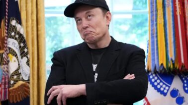 Elon Musk tendrá que esperar un año para vender acciones de SpaceX