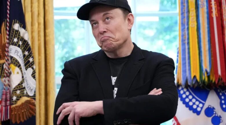 Elon Musk tendrá que esperar un año para vender acciones de SpaceX