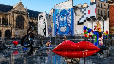 Quién es Invader, el artista urbano anónimo que ha llenado de mosaicos más de 80 ciudades