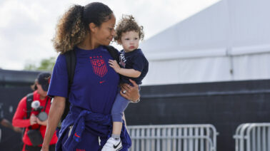 Récord histórico en la NWSL: 28 madres juegan esta temporada y redefinen el fútbol profesional
