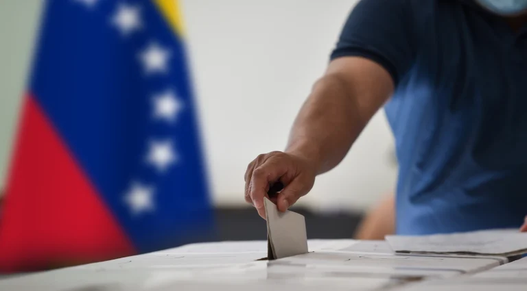 Seis meses sin elecciones en Venezuela: terremotos y crisis consolidan la incertidumbre política