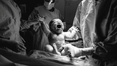¿Debería secuenciarse el ADN de todos los bebés?