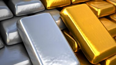 ¿Hasta qué nivel llegarán el oro y la plata según las proyecciones financieras de UBS para 2026 y 2027?